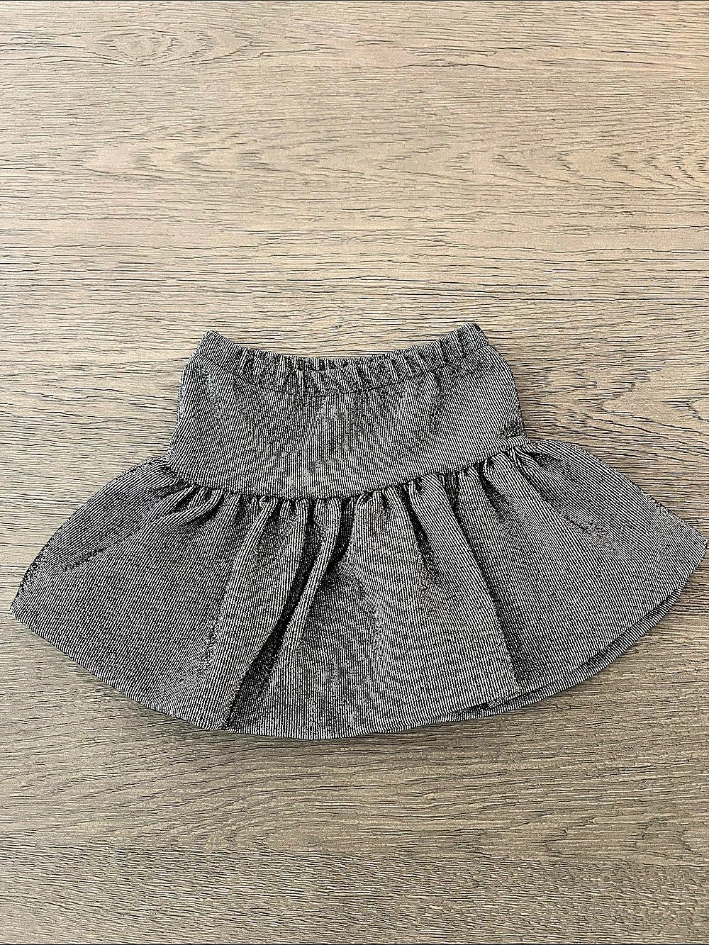 Zara Striped Flare Skirt in Black & Silver Size 2 (92 cm)